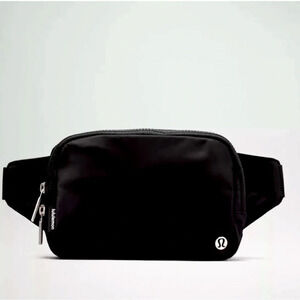 NWT Lululemon Belt Bag Black UNISEX